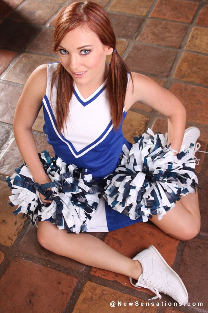 Redhead Cheerleader Porn - Redhead Cheerleader With Amazing Body Is Posing And Losing Her Clothes On  Cam - PornPicturesHQ.com