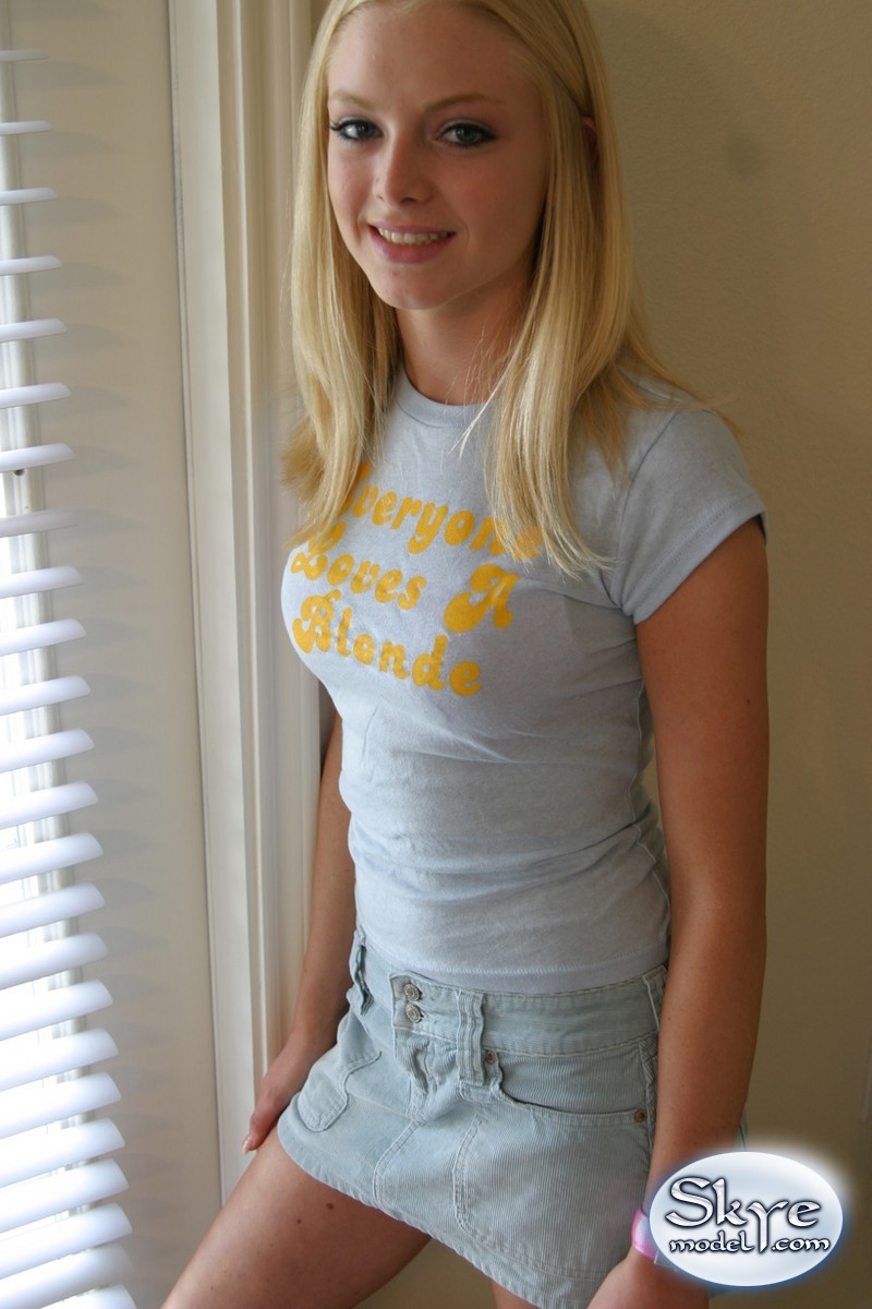 Tight Blonde Babe - Blonde Tight Teen - PornPicturesHQ.com