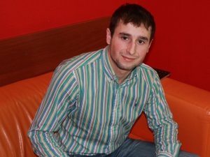 Brunette henryhun perform close