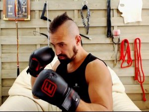 Brunette adrianmasterbdsm perform close