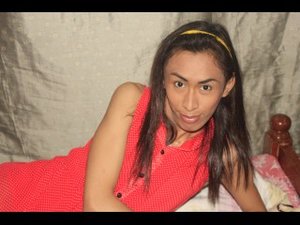 23 yo brunette Zoey.