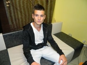 Brunette crysrod perform dancing