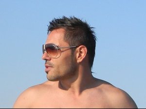 Brunette maxstefano perform close