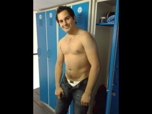 Brunette 007adam007 perform close