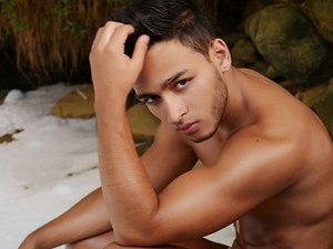 21 yo brunette Martin Ferrazzo.