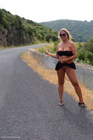 Curvy Nude Chrissy from Europe