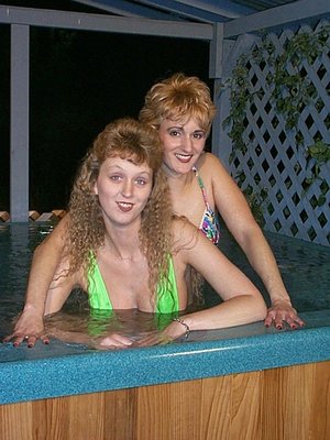 Cougar Reba from United States Hot Tub Heaven