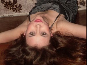 Brunette Teen Sofy Fingering.