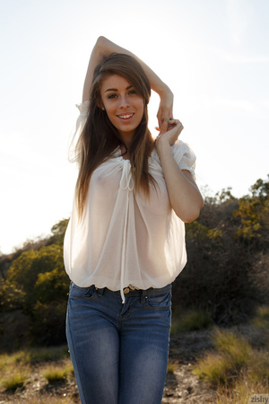 Brunette cutie tight jeans