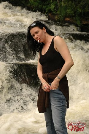 Whore black top smokes