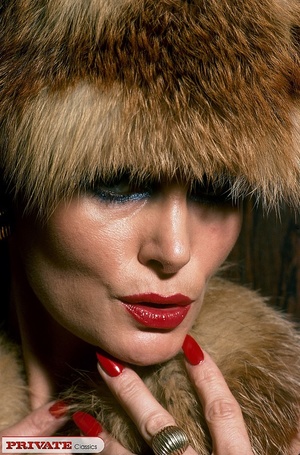 Luscious babe skinny body