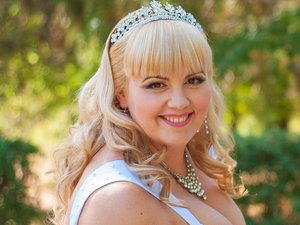 White milf blonde hair