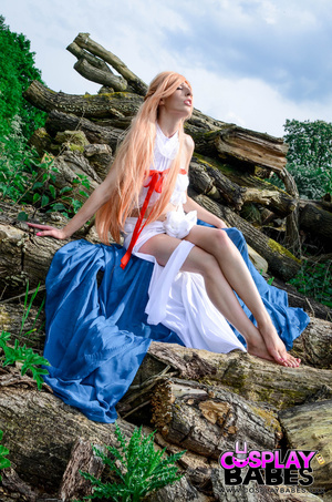 Ginger petite flaunts tight