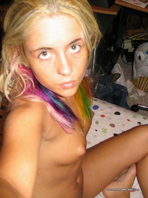 Babe colorful hairs making