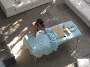 Tattooed brunette with big tits fucked good by her masseur