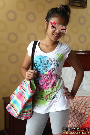 Young asian tourist creampie